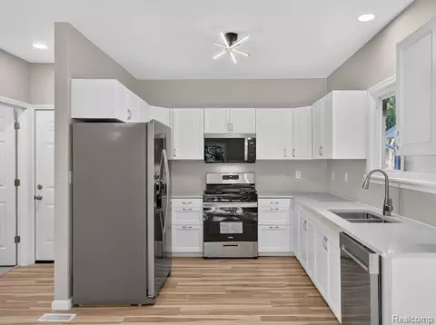 Kitchen - 8564 Windsor Ct, Superior, MI 48198 photo 1 of 4