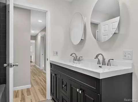 Bath - 8564 Windsor Ct, Superior, MI 48198 photo 2 of 4