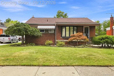 2950 Edsel St, Trenton, MI 48183