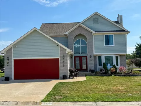 36680 Cecilia Dr, Sterling Heights, MI 48312