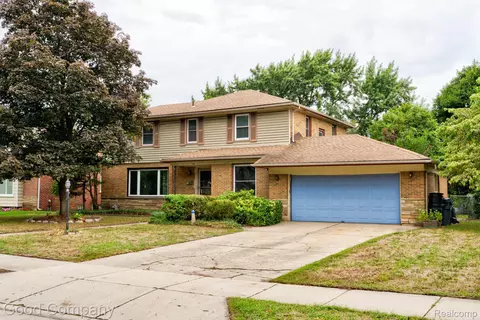 10 Millington Rd, Pleasant Ridge, MI 48069
