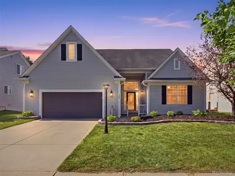 900 Cross St, Oxford, MI 48371