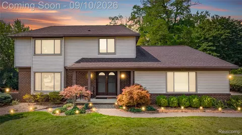 17113 Francavilla Dr, Livonia, MI 48152
