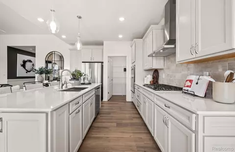 Kitchen - 20852 Brickway Dr, Macomb, MI 48044 photo 2 of 2