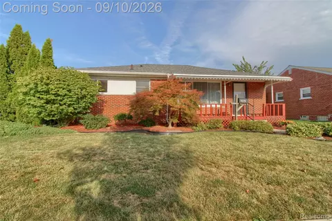 2881 Maxwell St, Trenton, MI 48183