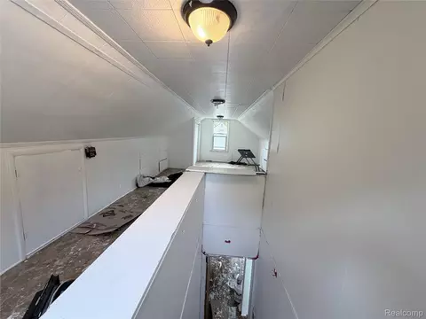 Entry Way - 3220 W Ridgeway Ave, Mount Morris, MI 48504 photo 8 of 10