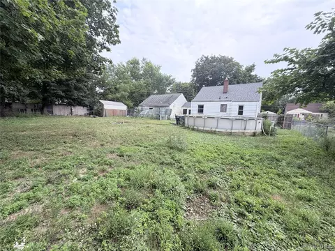 Exterior - 3220 W Ridgeway Ave, Mount Morris, MI 48504 photo 7 of 14
