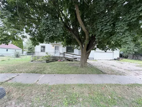 Exterior - 3220 W Ridgeway Ave, Mount Morris, MI 48504 photo 13 of 14