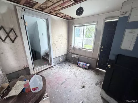 Entry Way - 3220 W Ridgeway Ave, Mount Morris, MI 48504 photo 1 of 10