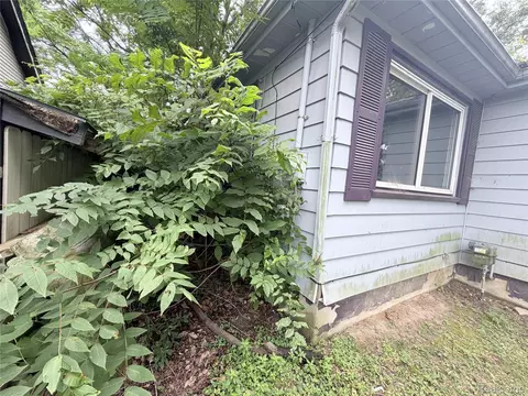 Exterior - 318 E Myrtle Ave, Flint, MI 48505 photo 1 of 9