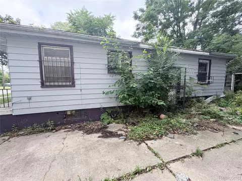 Exterior - 318 E Myrtle Ave, Flint, MI 48505 photo 3 of 9