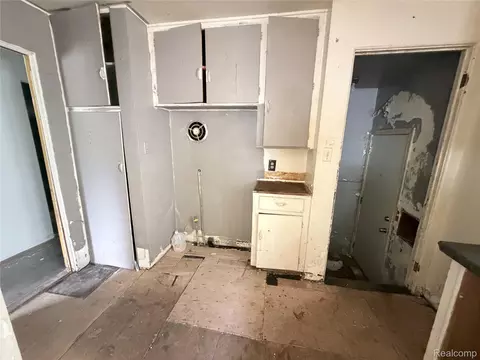 Other - 318 E Myrtle Ave, Flint, MI 48505 photo 3 of 10