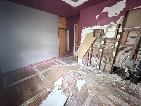 Bedroom - 318 E Myrtle Ave, Flint, MI 48505 photo 10 of 11