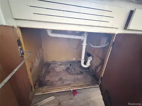 Other - 318 E Myrtle Ave, Flint, MI 48505 photo 4 of 10
