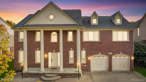 41605 Burroughs Ave, Novi, MI 48377