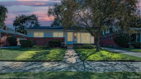626 Fairway Dr, Royal Oak, MI 48073
