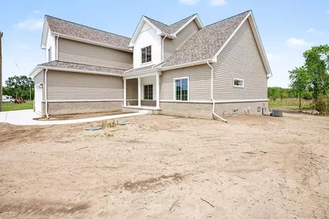Exterior - 57560 Omo Rd, Ray, MI 48096 photo 3 of 4