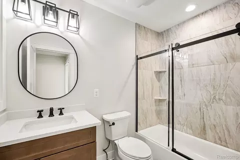 Bath - 57560 Omo Rd, Ray, MI 48096 photo 4 of 6