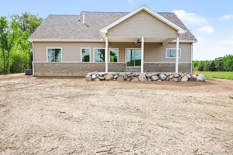 Exterior - 57560 Omo Rd, Ray, MI 48096 photo 4 of 4