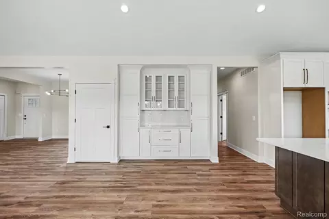 Entry Way - 57560 Omo Rd, Ray, MI 48096 photo 2 of 3