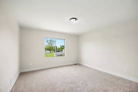 Bedroom - 57560 Omo Rd, Ray, MI 48096 photo 7 of 9