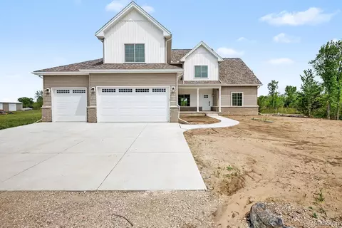Exterior - 57560 Omo Rd, Ray, MI 48096 photo 2 of 4