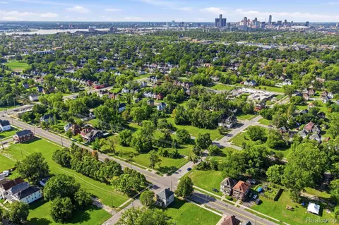 3407 Van Dyke St, Detroit, MI 48214