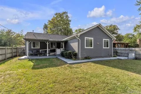 Exterior - 27116 Warner Ave, Warren, MI 48092 photo 2 of 5