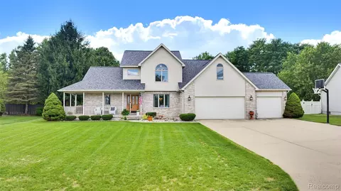 Exterior - 6367 Boulder Dr, Flint, MI 48433 photo 2 of 16