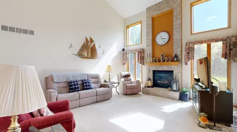 Living - 6367 Boulder Dr, Flint, MI 48433 photo 1 of 2