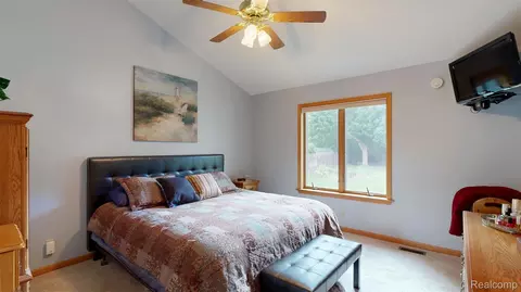Bedroom - 6367 Boulder Dr, Flint, MI 48433 photo 1 of 6