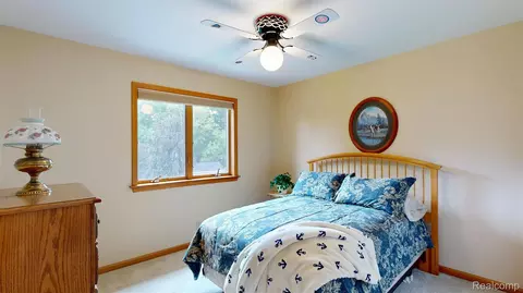 Bedroom - 6367 Boulder Dr, Flint, MI 48433 photo 3 of 6