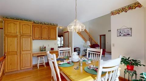Dining - 6367 Boulder Dr, Flint, MI 48433 photo 3 of 6