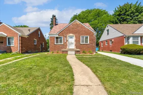 10013 Warwick St, Detroit, MI 48228