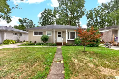18908 Maplewood St, Livonia, MI 48152