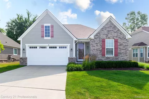 17242 Garden Ridge Ln, Northville, MI 48168