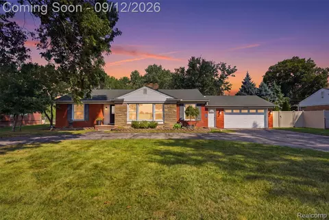 30952 Schoolcraft Rd, Livonia, MI 48150