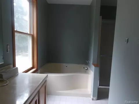 6332 Wells Rd, Jackson, MI 49201 photo 9