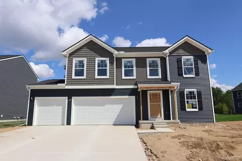 366 Edge Brook Dr, Holly, MI 48442