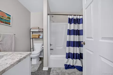 Bath - 734 Kent St, Carleton, MI 48117 photo 2 of 5