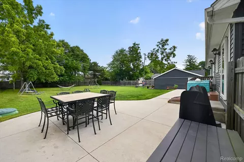 Exterior - 734 Kent St, Carleton, MI 48117 photo 9 of 12