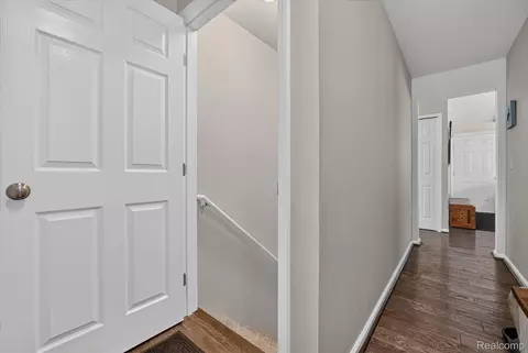Entry Way - 734 Kent St, Carleton, MI 48117 photo 5 of 7