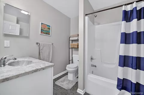 Bath - 734 Kent St, Carleton, MI 48117 photo 3 of 5