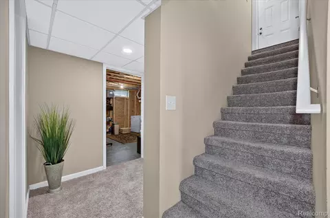 Entry Way - 734 Kent St, Carleton, MI 48117 photo 6 of 7