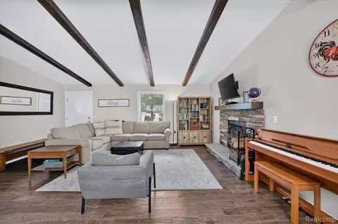 Living - 734 Kent St, Carleton, MI 48117 photo 1 of 1