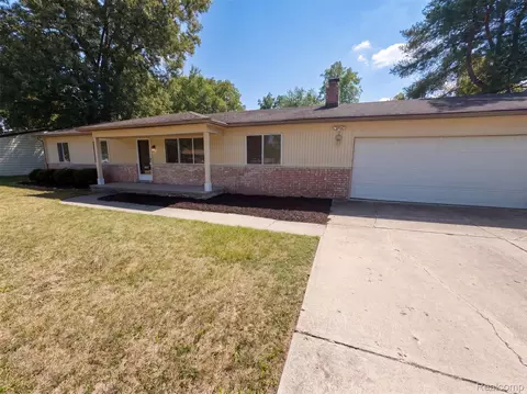 Exterior - 467 Paragon Dr, Troy, MI 48098 photo 3 of 3