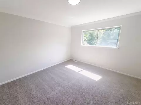 Bedroom - 467 Paragon Dr, Troy, MI 48098 photo 3 of 3