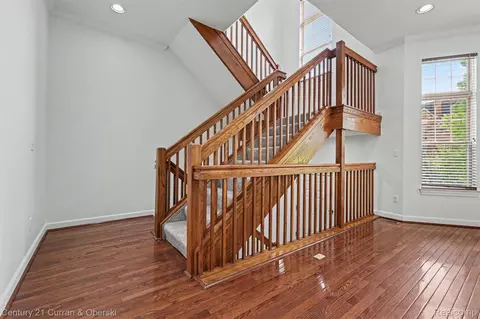 Entry Way - 108 Adelaide St, Detroit, MI 48201 photo 2 of 3