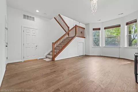 Living - 108 Adelaide St, Detroit, MI 48201 photo 5 of 6