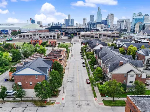 View/Area - 108 Adelaide St, Detroit, MI 48201 photo 4 of 5